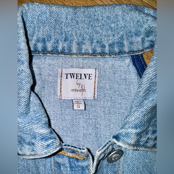 Twelve by On Twelfth Cold Shoulder Cropped Denim Jacket - Size S - Picture 3 of 4